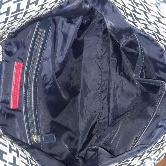 Tommy Hilfiger Signature Bag - Picture 3 of 5